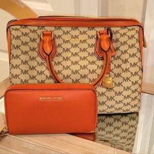 Brand new with tags Michael kors purse with gently used  matching wallet